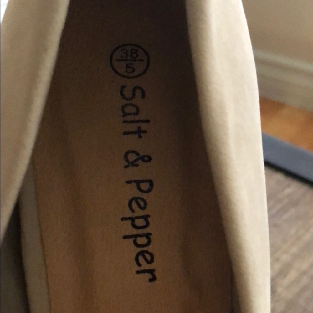 Shoes - Picture 3 of 4